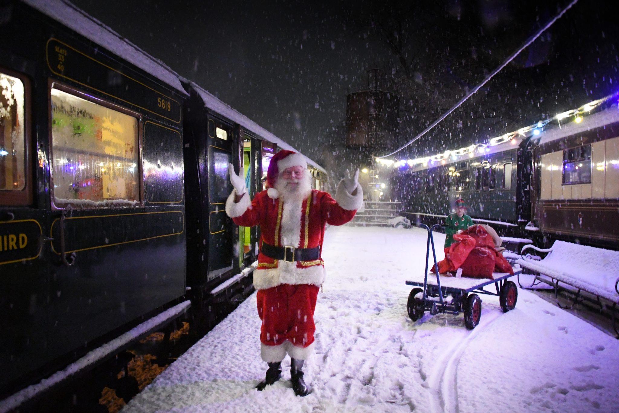 Santa Specials on Kent & East Sussex Railway (78th Dec)