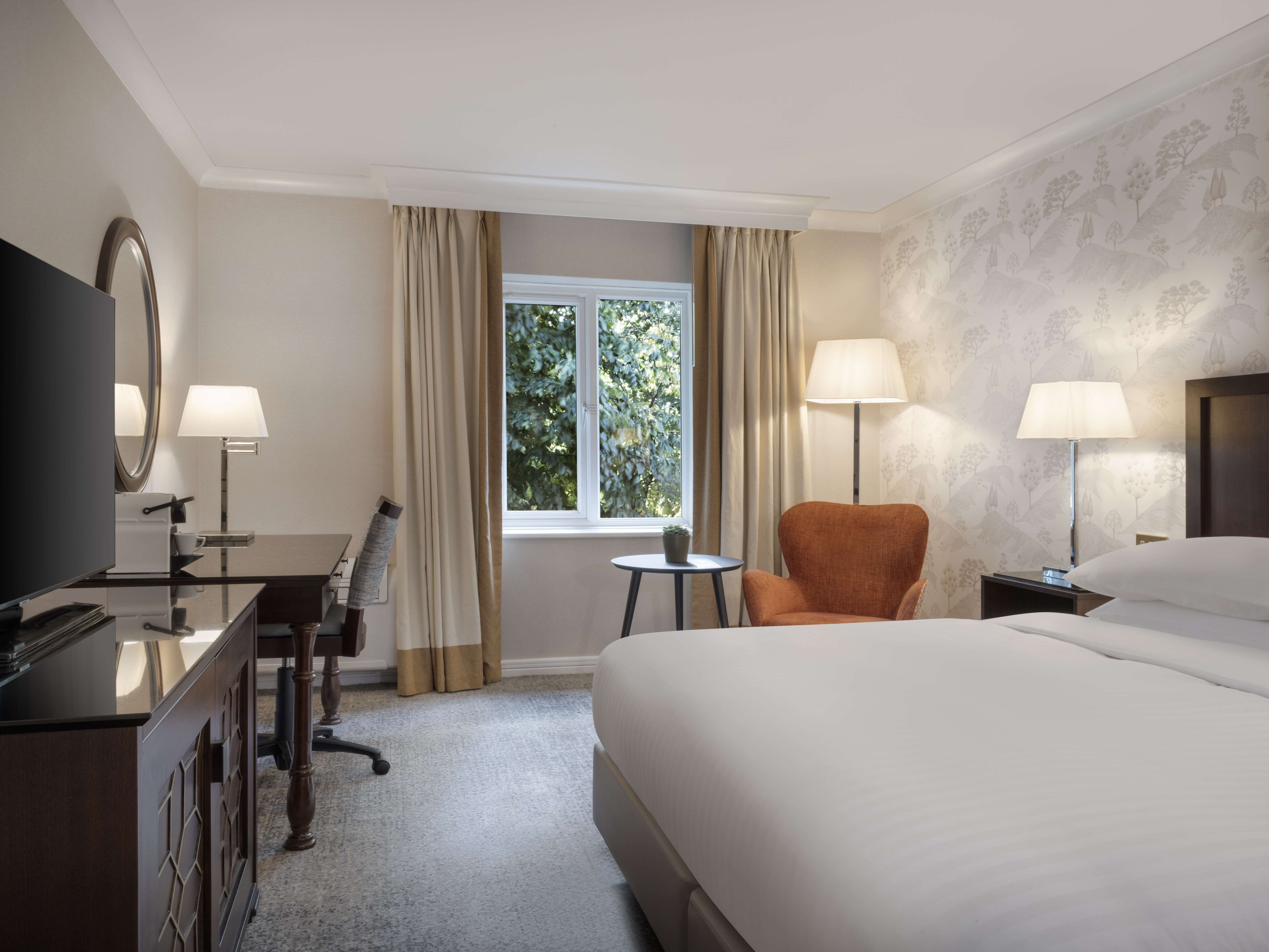 LONTP Superior Room1