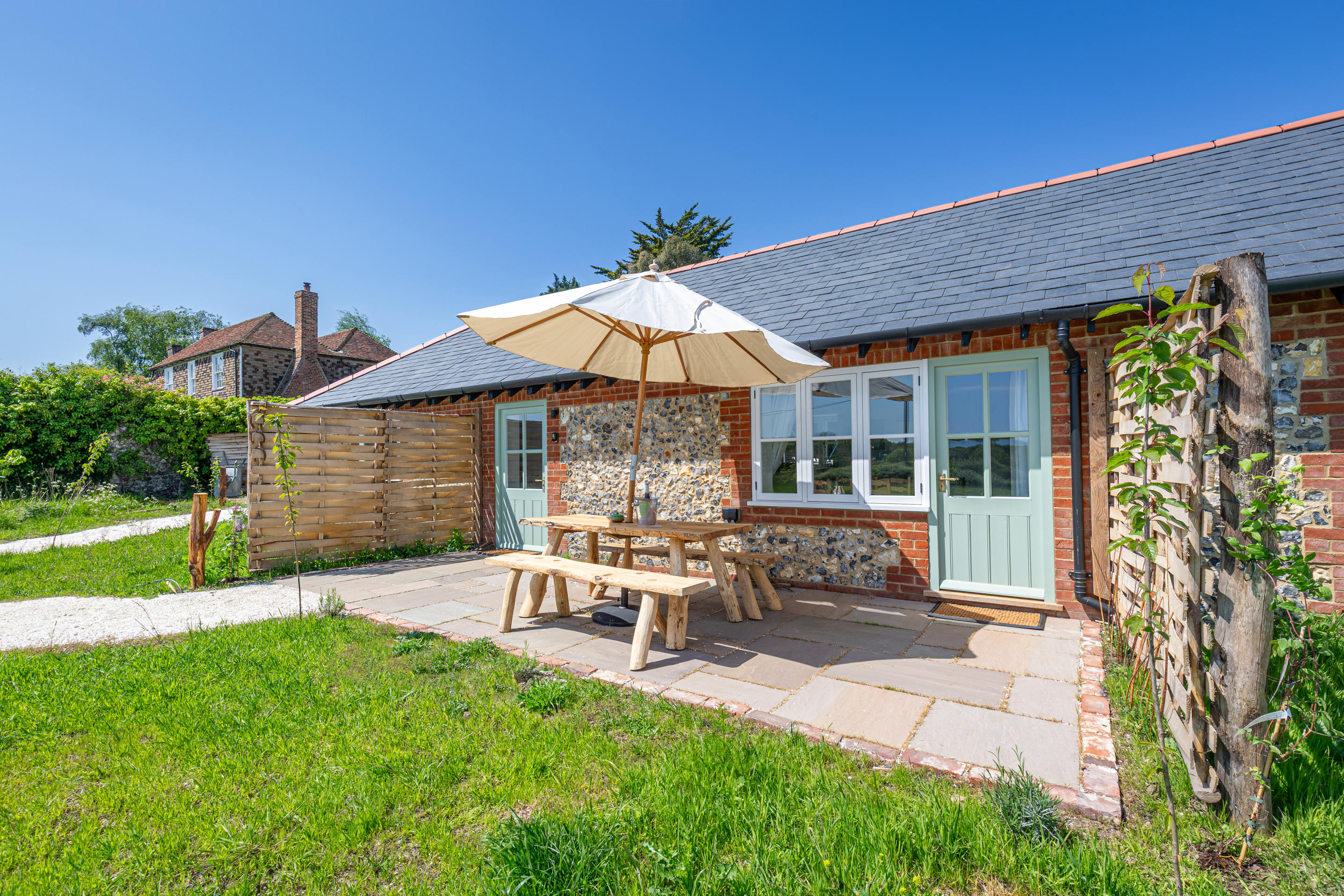 Outside 1B 2874X1916