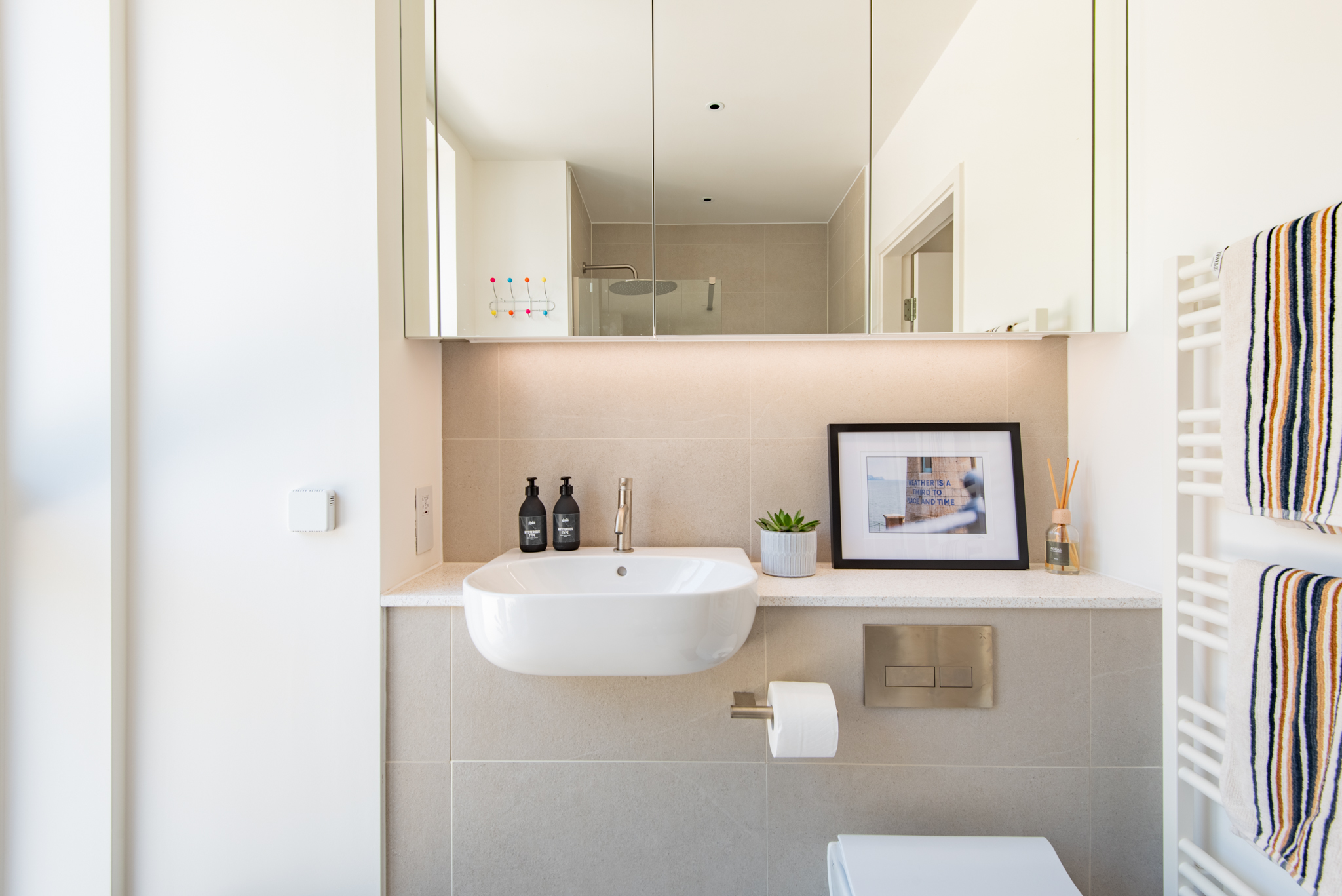 NS1 9933 HDR Edit Small