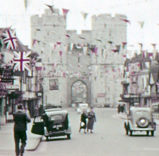 8c2ae94b-ff90-44aa-8ade-7e607d8e5644-archive film screening preview [ORIG].jpg