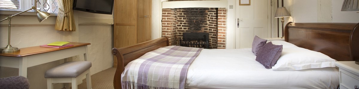 George Hotel, Cranbrook-Heather (Feature) (3).jpg