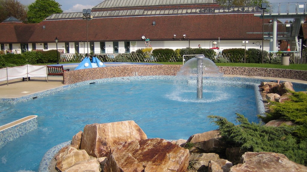 faversham-pools-outdoor15.jpg