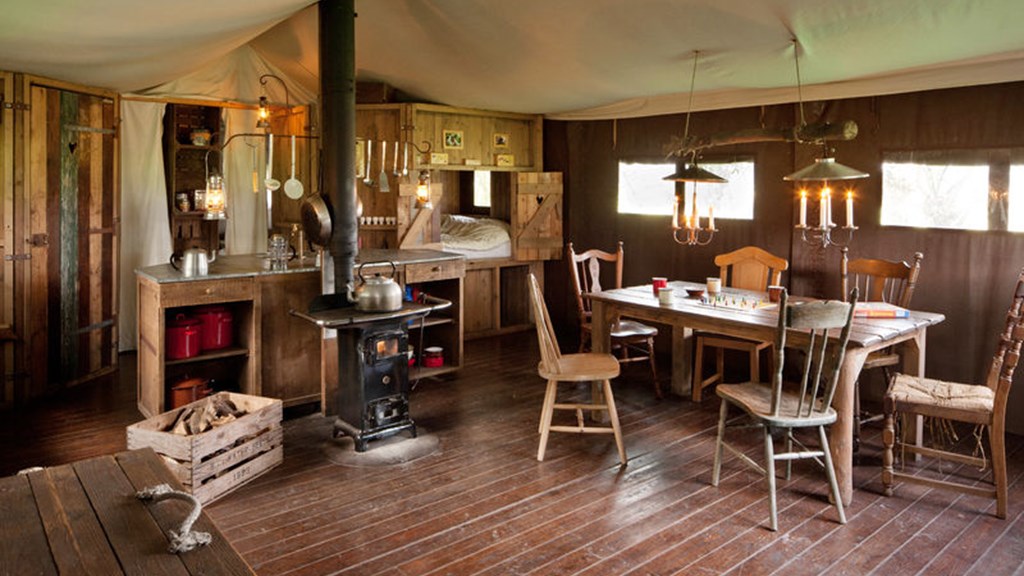 web-tent_interior_01 (1).jpg