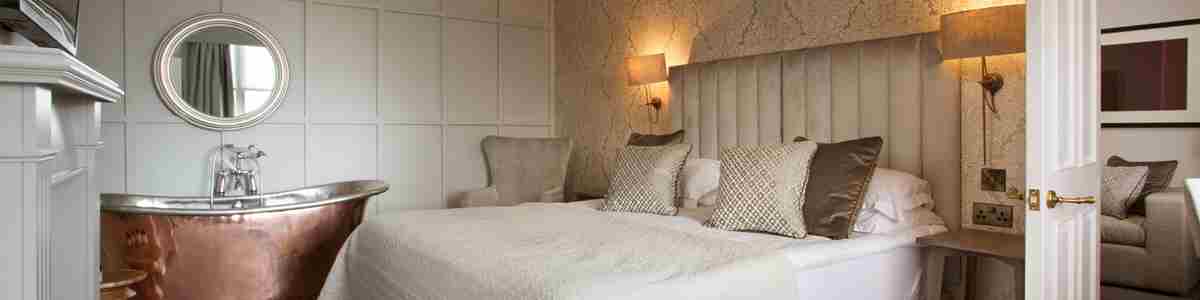 Royal Wells Hotel, Tunbridge Wells Bedroom Feature (Honeymoon And Copper Rolltop) Room 6 (1)