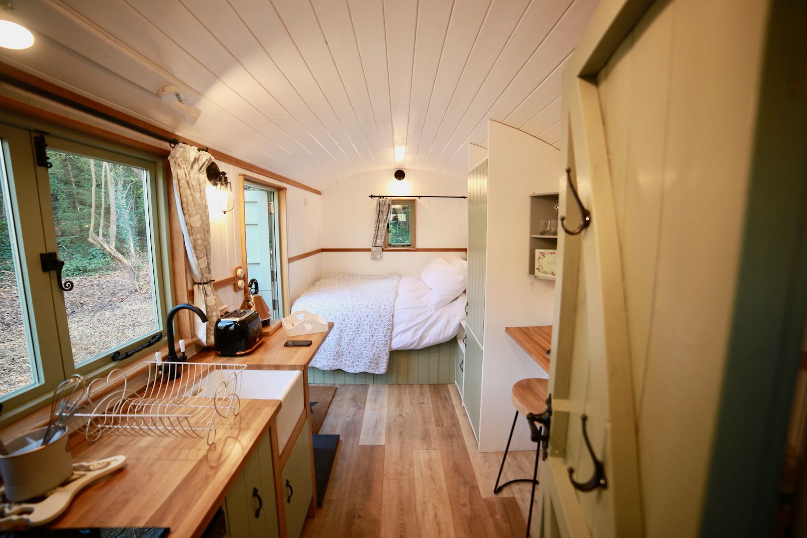 White Hill Lodge Shoreham Kent Shepherd Hut Interior