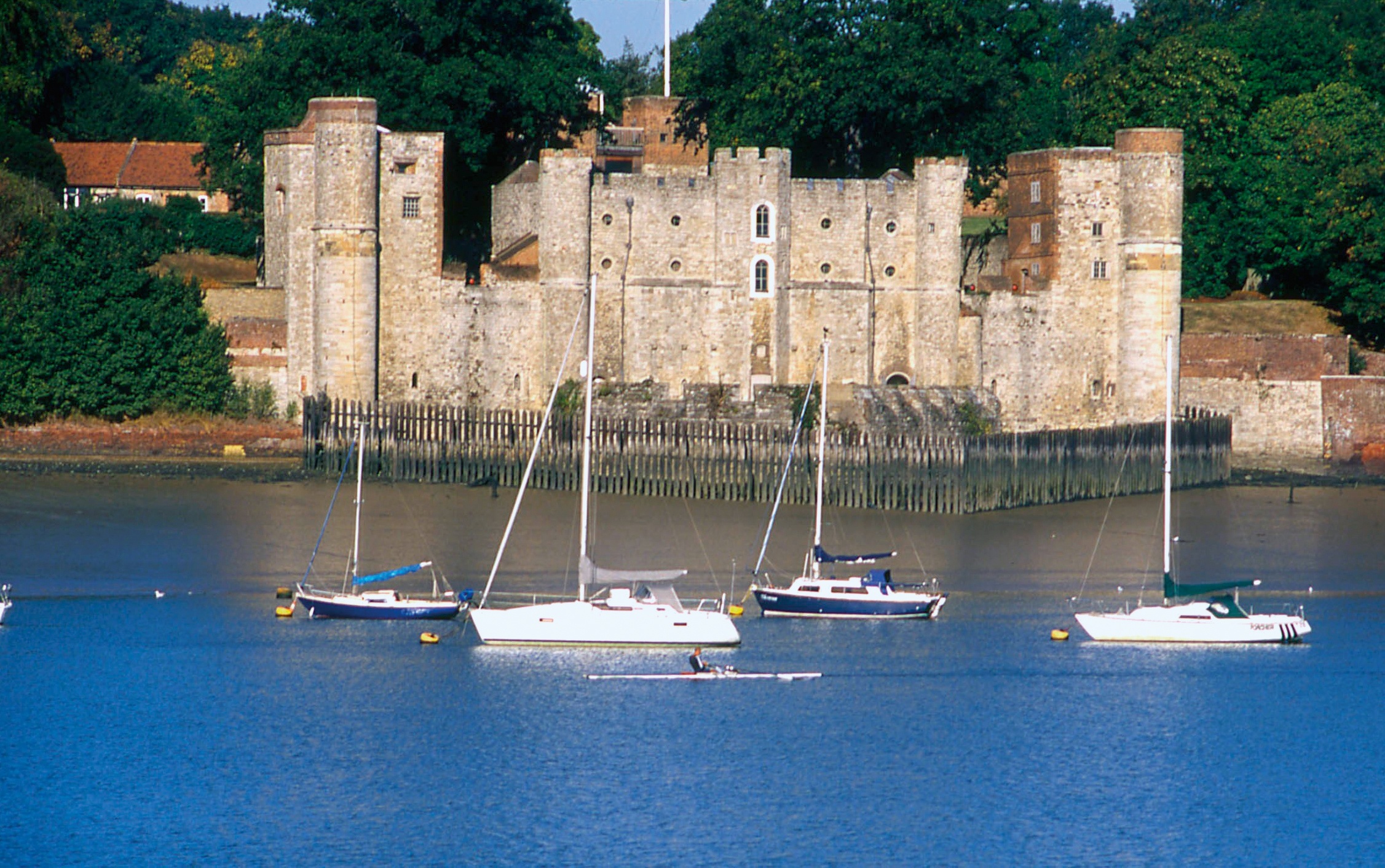 Upnor-Castle-riverview.jpg