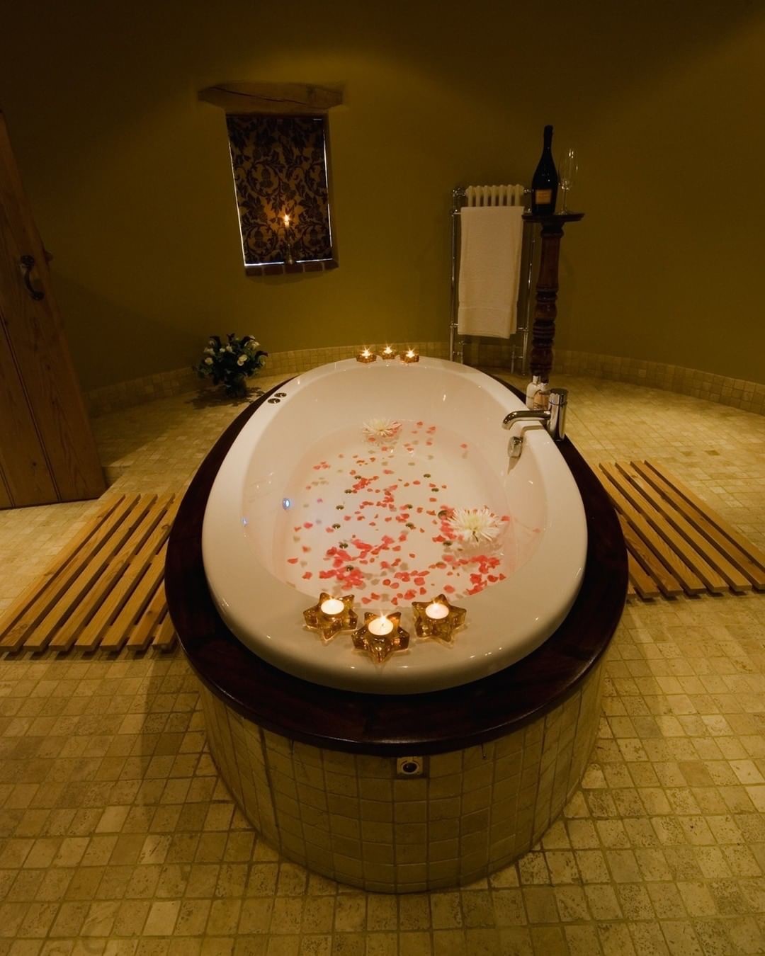 Frasers Bathroom (Insta June2022)