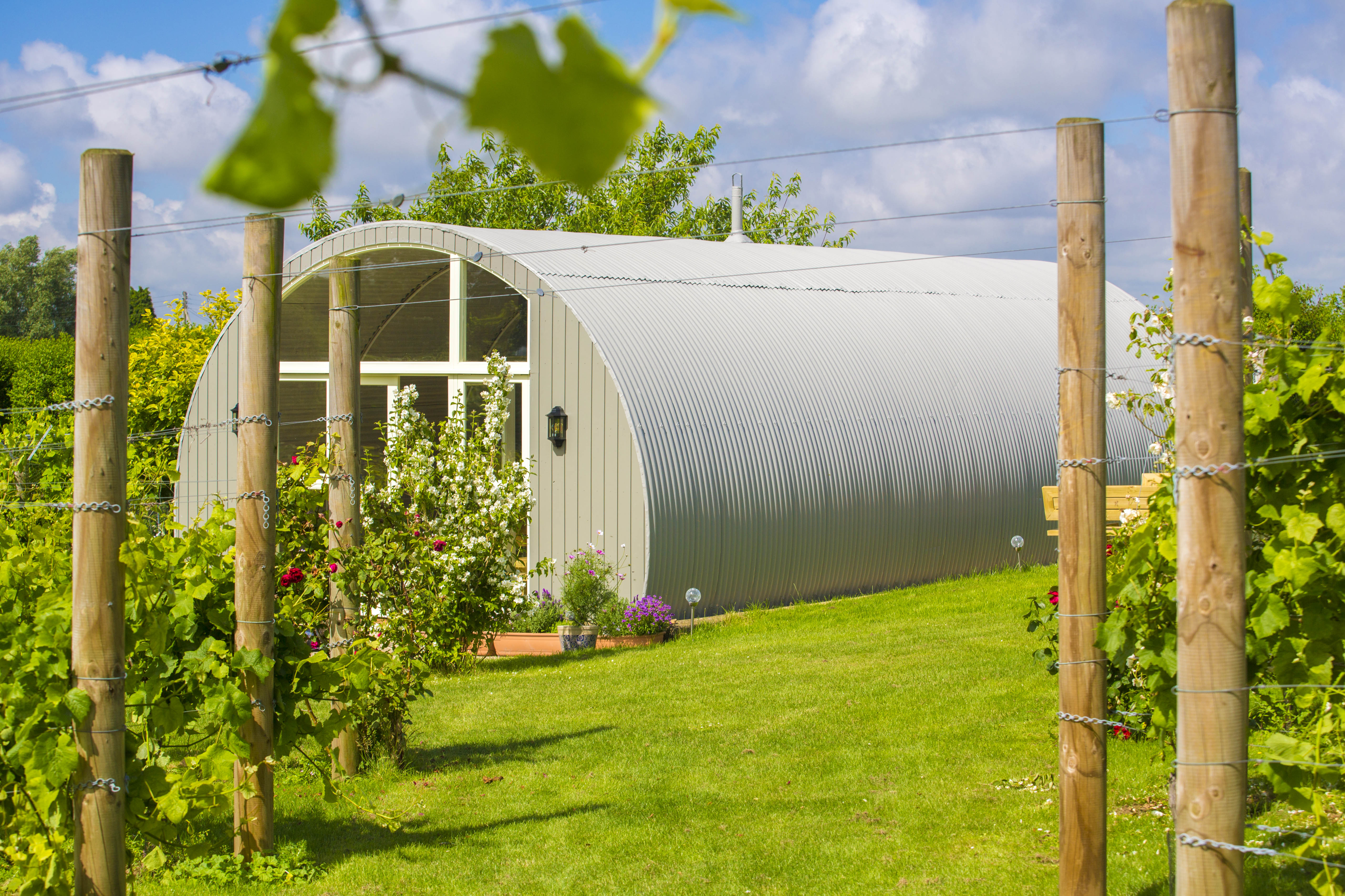 Brabourne Nissen Hut 2 Poppyhollis (NOV2021)