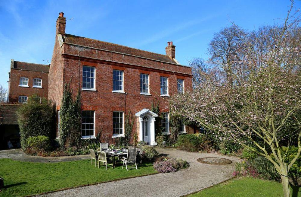 12087129 10153565243903614 3534738221011749568 O