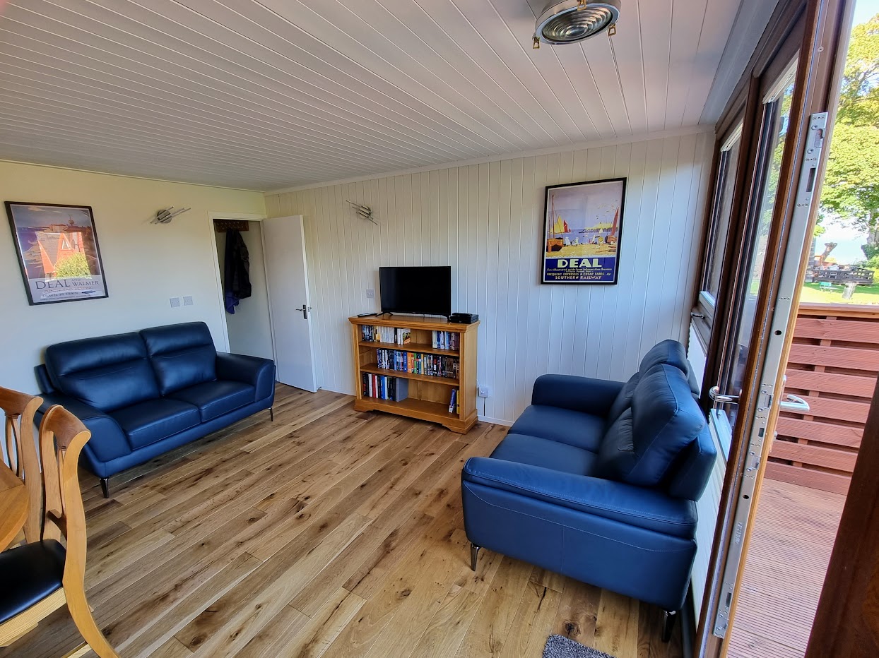 Brightstone Lounge 2 Enhanced