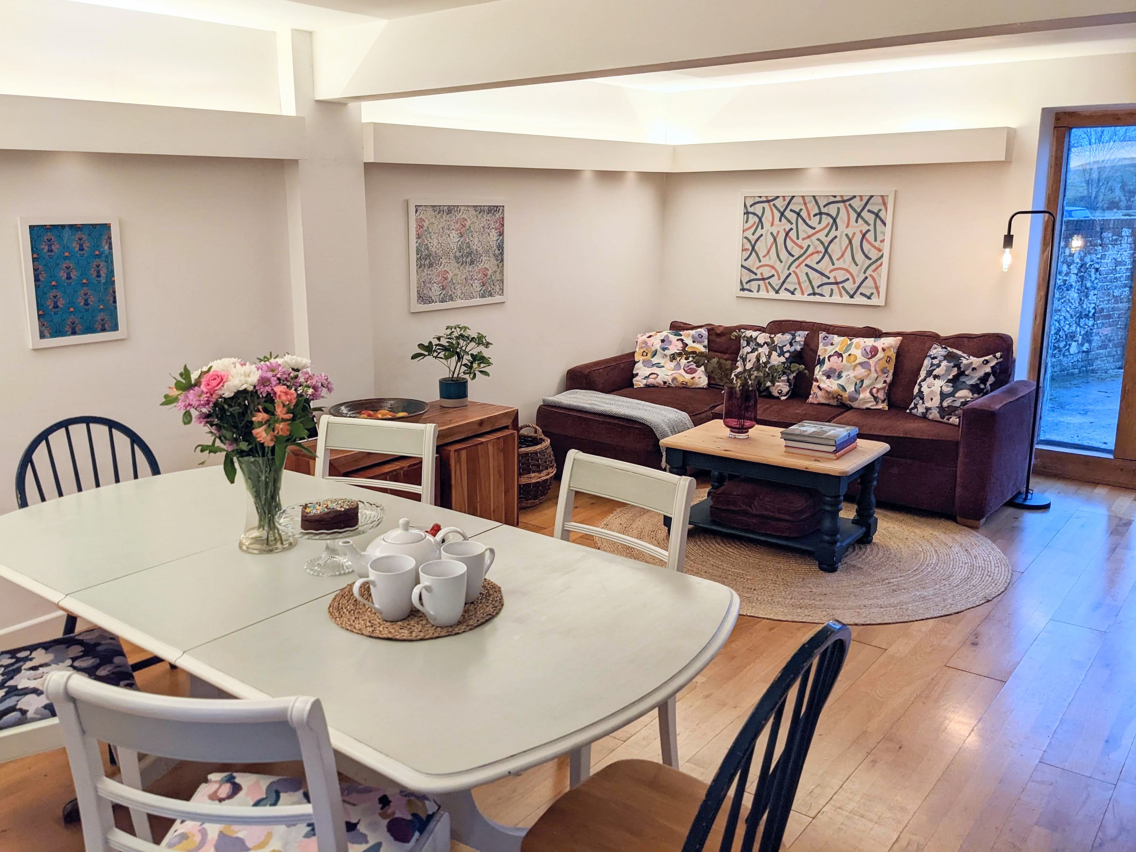 28. Living Area PXL 20221205 091225245.MP~3