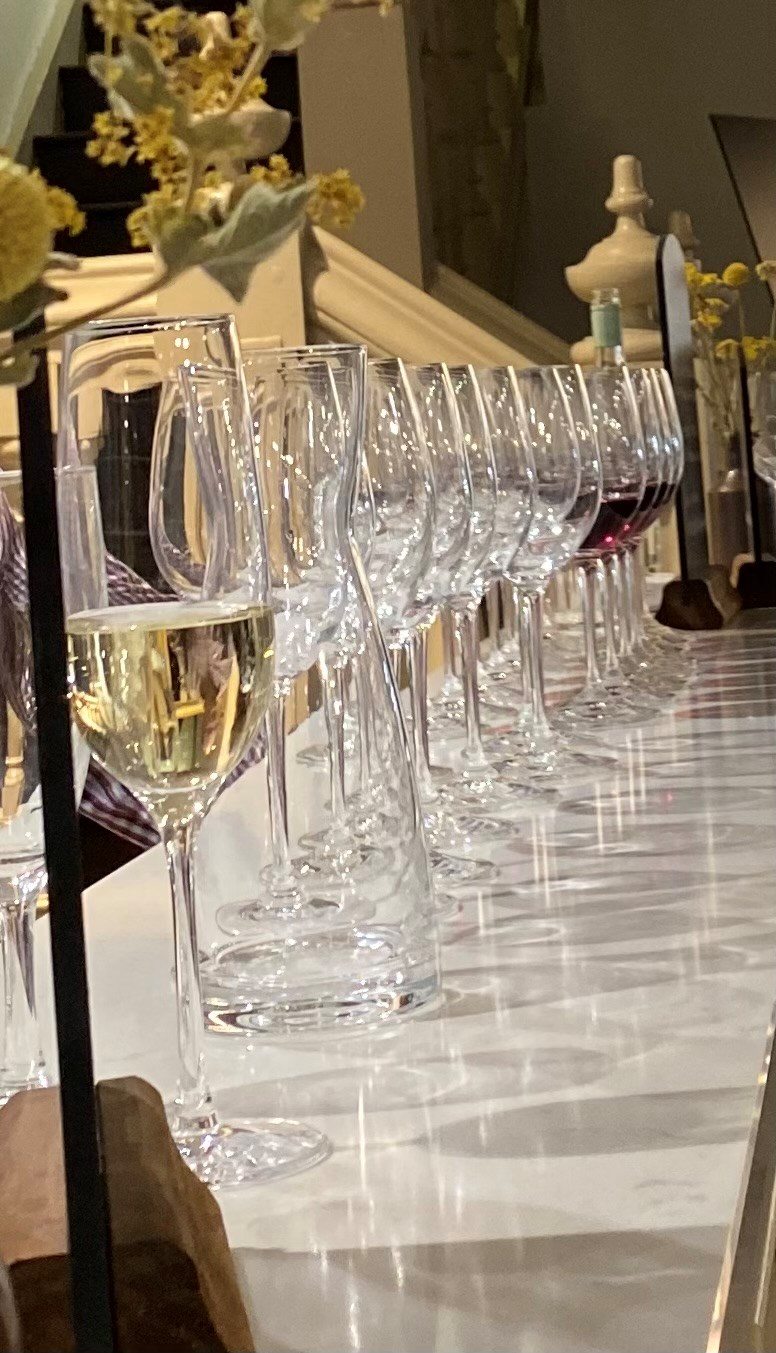 74c499cb-d1b0-4ee5-bc29-4317397b6adb-Wine tasting 2.jpg