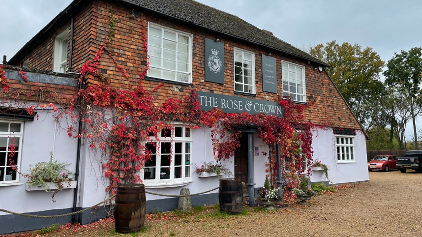 The Rose And Crown At Munday Bois